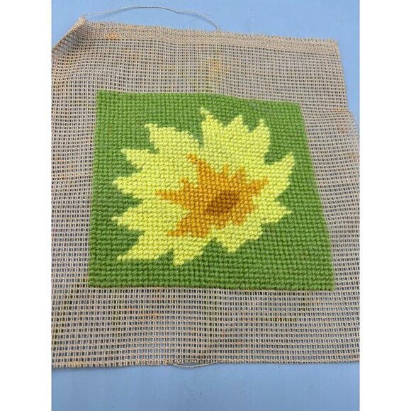 Handmade Sunflower Wall Art  Complete Needlepoint 4.75 x 4.5 Decor‎ - Picture 1 of 3